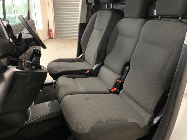 2021 Vauxhall Combo 1.5L Sportive 4dr - Photo 7