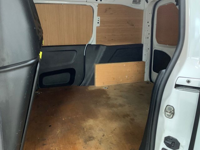 2021 Vauxhall Combo 1.5L Sportive 4dr - Photo 8