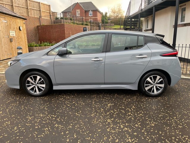 2021 Nissan Leaf - Photo 10