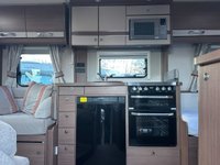 USED 2017 17 ELDDIS ENCORE 285 4 BERTH LUXURY WITH SINGLE BEDS & END BATHROOM WIND OUT AWNING & EXTERNAL BBQ