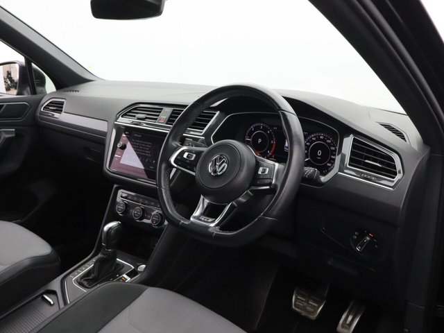 2017 Volkswagen Tiguan 2L R-Line 5dr - Photo 12