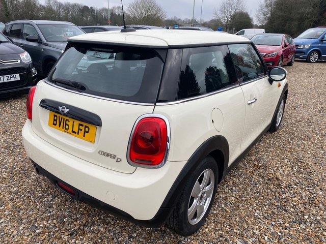 2016 MINI Hatch 1.5L Cooper D 3dr - Photo 5