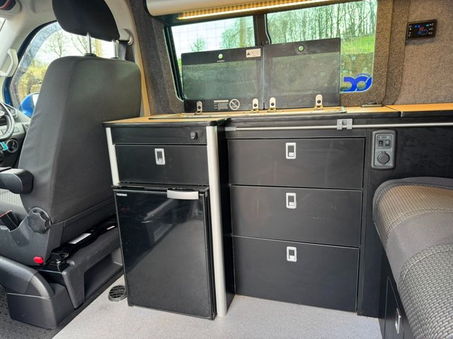 2021 VOLKSWAGEN TRANSPORTER 2021 2.0 TDI T32 Highline Kombi Double Cab 5dr Diesel Manual FWD SWB Euro 6 (s/s) (150 ps) - Photo 7