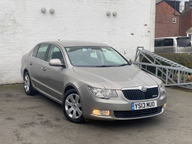 2013 Skoda Superb 1.6 TDI SE GreenLine II Hatchback 5dr Diesel Manual Euro 5 (s/s) (105 ps) photo