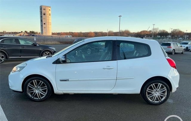 2012 Renault Clio 1.2L Dynamique Tomtom 3dr - Photo 3