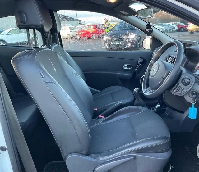 2012 Renault Clio 1.2L Dynamique Tomtom 3dr - Photo 5