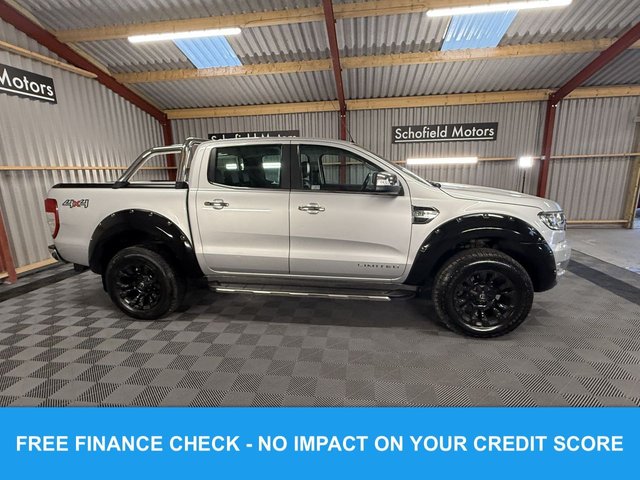 2017 Ford Ranger 3.2L Limited 1 4dr - Photo 5