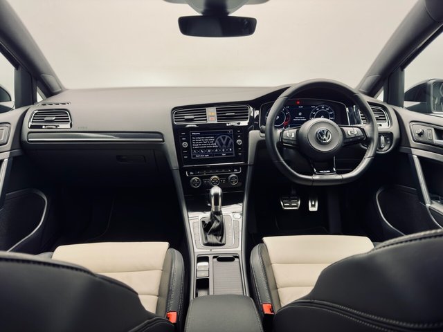 2019 Volkswagen Golf 2L R 5dr - Photo 9