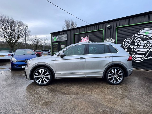 2017 VOLKSWAGEN TIGUAN 2.0 TDI BlueMotion Tech R-Line SUV 5dr Diesel Manual Euro 6 (s/s) (150 ps) - Photo 2