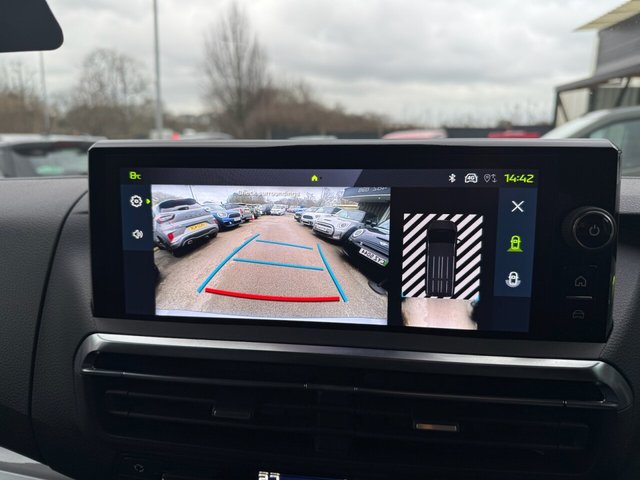 View our PEUGEOT E- Traveller