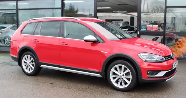 View our Volkswagen Golf 2.0 TDI BlueMotion Tech Alltrack Estate 5dr Diesel DSG 4Motion Euro 6 (s/s) (184 ps)