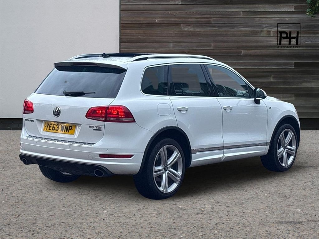 USED 2014 63 VOLKSWAGEN TOUAREG 3.0 TDI V6 BlueMotion Tech R-Line SUV 5dr Diesel Tiptronic 4WD Euro 5 (s/s) (245 ps) 