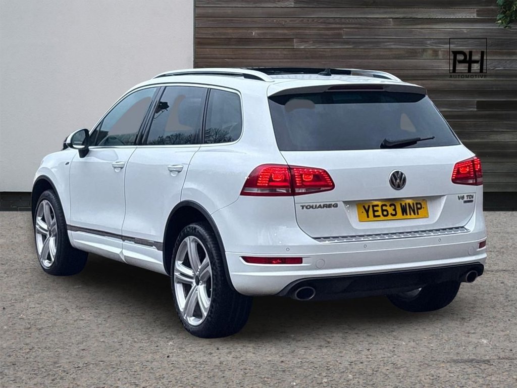 USED 2014 63 VOLKSWAGEN TOUAREG 3.0 TDI V6 BlueMotion Tech R-Line SUV 5dr Diesel Tiptronic 4WD Euro 5 (s/s) (245 ps) 