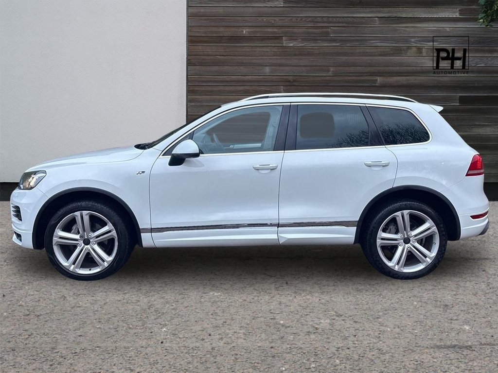 USED 2014 63 VOLKSWAGEN TOUAREG 3.0 TDI V6 BlueMotion Tech R-Line SUV 5dr Diesel Tiptronic 4WD Euro 5 (s/s) (245 ps) 