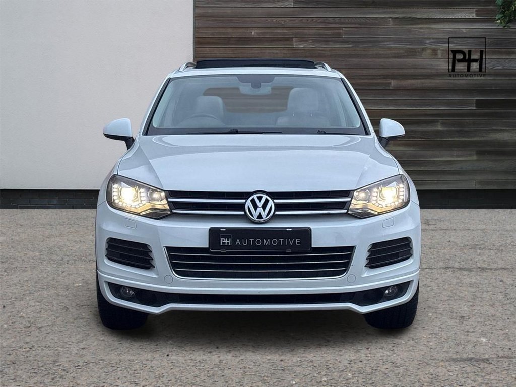 USED 2014 63 VOLKSWAGEN TOUAREG 3.0 TDI V6 BlueMotion Tech R-Line SUV 5dr Diesel Tiptronic 4WD Euro 5 (s/s) (245 ps) 