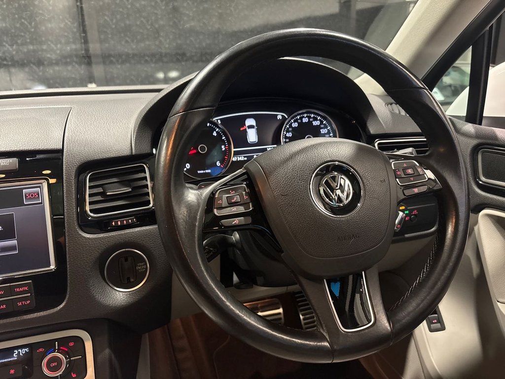 USED 2014 63 VOLKSWAGEN TOUAREG 3.0 TDI V6 BlueMotion Tech R-Line SUV 5dr Diesel Tiptronic 4WD Euro 5 (s/s) (245 ps) 