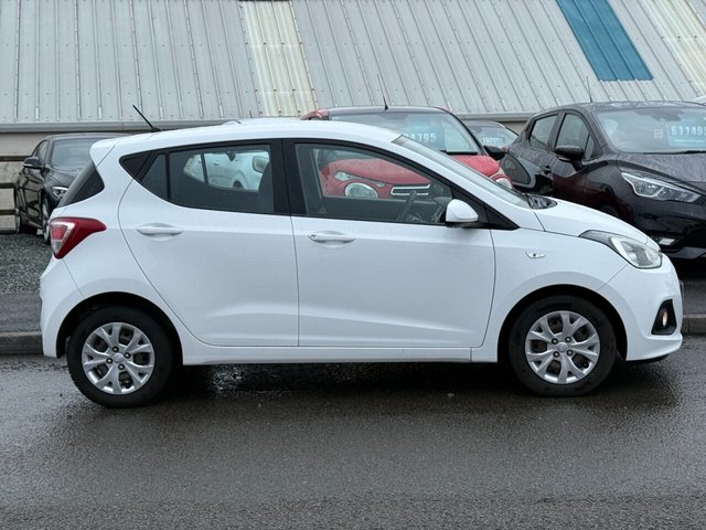 2016 HYUNDAI I10 1.2 SE Hatchback 5dr Petrol Auto Euro 6 (87 ps) - Photo 2
