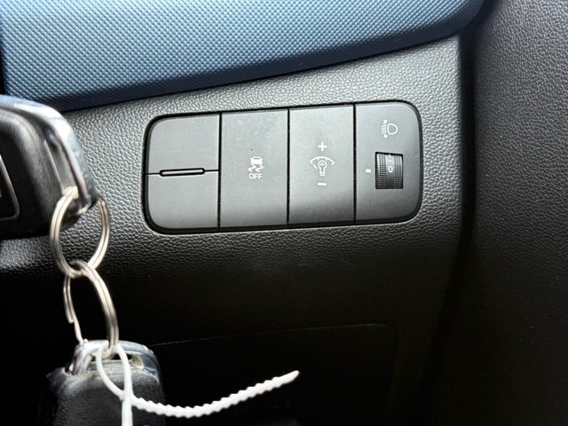 2016 HYUNDAI I10 1.2 SE Hatchback 5dr Petrol Auto Euro 6 (87 ps) - Photo 11