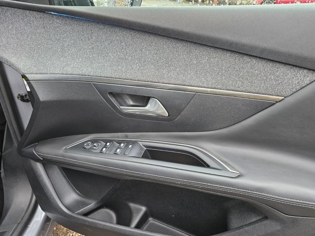 2017 Peugeot 3008 1.6L Allure 5dr - Photo 11