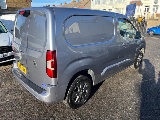 2021 PEUGEOT PARTNER - Photo 10