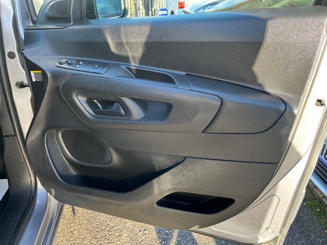 2021 PEUGEOT PARTNER - Photo 11