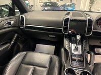 USED 2015 15 PORSCHE CAYENNE 3.0 V6 E-Hybrid S SUV 5dr Petrol Plug-in Hybrid TiptronicS 4WD Euro 6 (s/s) (416 ps) ****BINGLEY, WEST YORKSHIRE, YOU&rsquo;RE CARING AND FRIENDLY APPROACHABLE USED CAR DEALER****