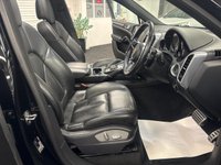 USED 2015 15 PORSCHE CAYENNE 3.0 V6 E-Hybrid S SUV 5dr Petrol Plug-in Hybrid TiptronicS 4WD Euro 6 (s/s) (416 ps) ****BINGLEY, WEST YORKSHIRE, YOU&rsquo;RE CARING AND FRIENDLY APPROACHABLE USED CAR DEALER****