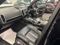 USED 2015 15 PORSCHE CAYENNE 3.0 V6 E-Hybrid S SUV 5dr Petrol Plug-in Hybrid TiptronicS 4WD Euro 6 (s/s) (416 ps) ****BINGLEY, WEST YORKSHIRE, YOU&rsquo;RE CARING AND FRIENDLY APPROACHABLE USED CAR DEALER****