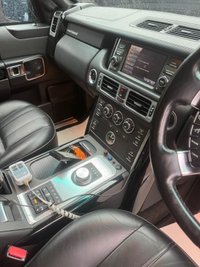 USED 2010 60 LAND ROVER RANGE ROVER 4.4 TD V8 Vogue SUV 5dr Diesel Auto 4WD Euro 5 (313 bhp) LEVEL 6 B6 ARMOURED B6 ARMOURED VEHICLE