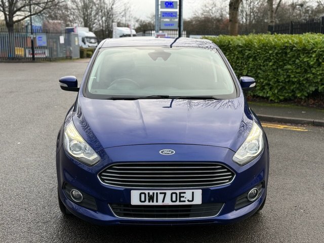 2017 Ford S-Max 2L Titanium 5dr - Photo 2