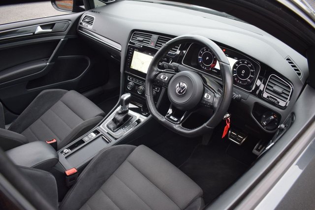 2017 Volkswagen Golf 2L R 5dr - Photo 3