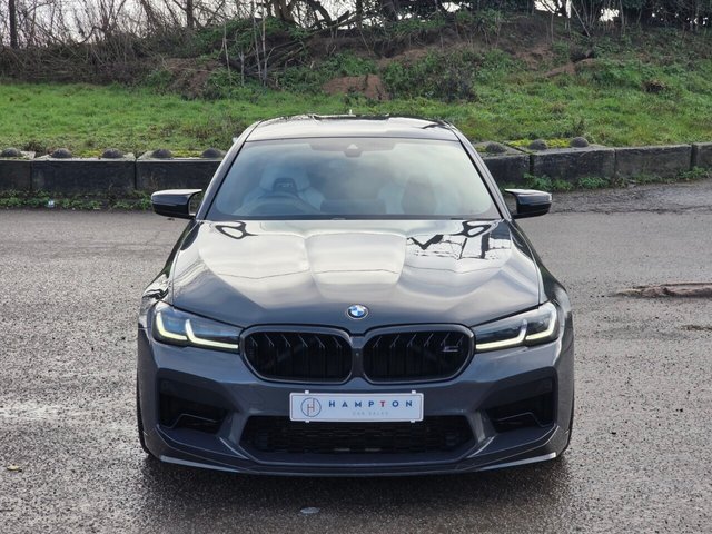 2021 BMW M5 - Photo 4