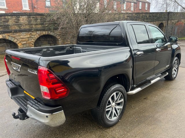 2019 TOYOTA HI-LUX 2.4 D-4D Invincible X Pickup Double Cab 4dr Diesel Auto 4WD Euro 6 (TSS, 3.5t) (150 ps) - Photo 3
