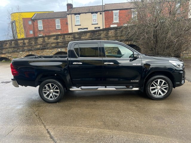 2019 TOYOTA HI-LUX 2.4 D-4D Invincible X Pickup Double Cab 4dr Diesel Auto 4WD Euro 6 (TSS, 3.5t) (150 ps) - Photo 5