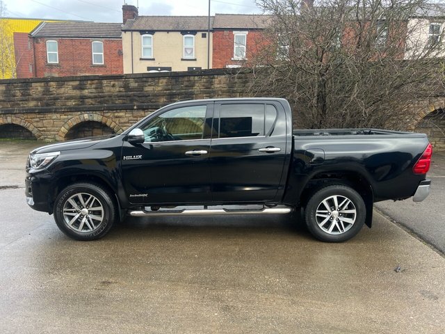 2019 TOYOTA HI-LUX 2.4 D-4D Invincible X Pickup Double Cab 4dr Diesel Auto 4WD Euro 6 (TSS, 3.5t) (150 ps) - Photo 6