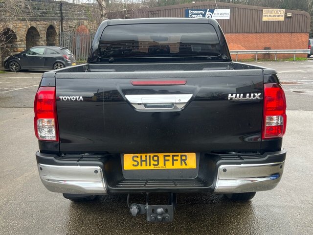 2019 TOYOTA HI-LUX 2.4 D-4D Invincible X Pickup Double Cab 4dr Diesel Auto 4WD Euro 6 (TSS, 3.5t) (150 ps) - Photo 8