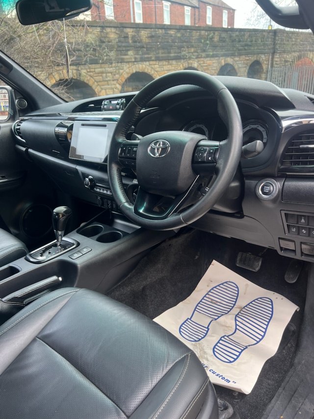 2019 TOYOTA HI-LUX 2.4 D-4D Invincible X Pickup Double Cab 4dr Diesel Auto 4WD Euro 6 (TSS, 3.5t) (150 ps) - Photo 10