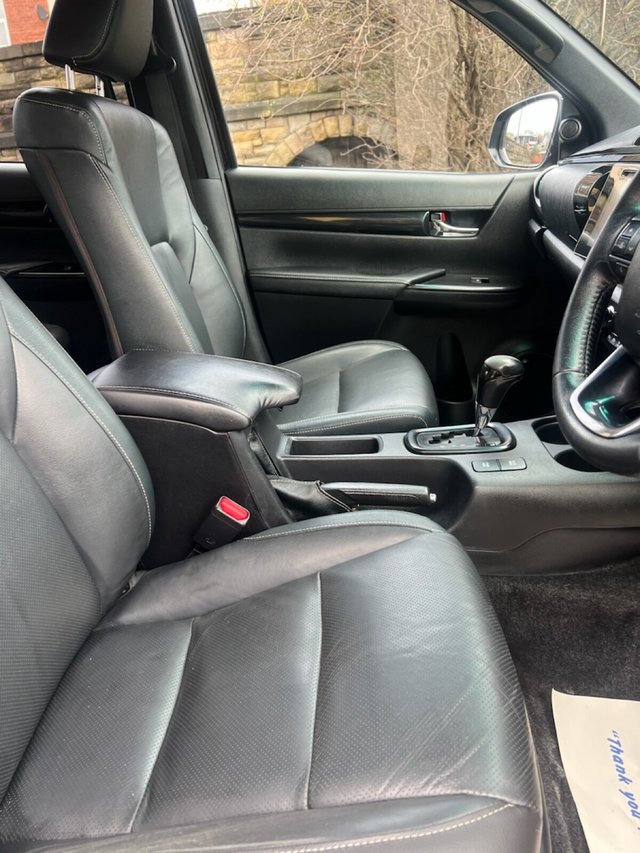 2019 TOYOTA HI-LUX 2.4 D-4D Invincible X Pickup Double Cab 4dr Diesel Auto 4WD Euro 6 (TSS, 3.5t) (150 ps) - Photo 12