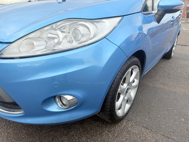 2011 FORD FIESTA - Photo 10