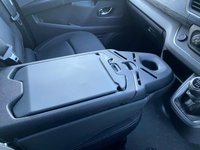 USED 2026 75 RENAULT TRAFIC  LL30 EXTRA VAN L2 LWB 2.0DCI 130PS New / Pre Reg With Delivery Miles, 3 Yr / 100k Warranty Until Jan 2029, Popular LWB L2 Extra Model In Metalic Silver With Excellent Spec Inc Air Con, Media Screen, Sat Nav, Rear Camera, Alloy Wheels And Much More! Great Value Van & Ready To Drive Away Today!!