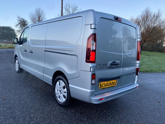 2026 RENAULT TRAFIC - Photo 8