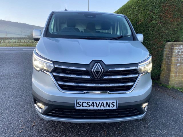 2026 RENAULT TRAFIC - Photo 3