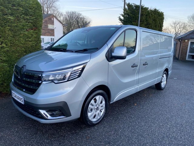 2026 RENAULT TRAFIC - Photo 4