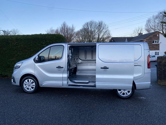 2026 RENAULT TRAFIC - Photo 6