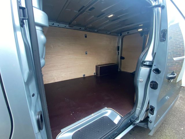 2026 RENAULT TRAFIC - Photo 7
