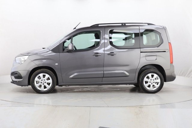 2020 Vauxhall Combo Life 1.5L Energy 5dr - Photo 6
