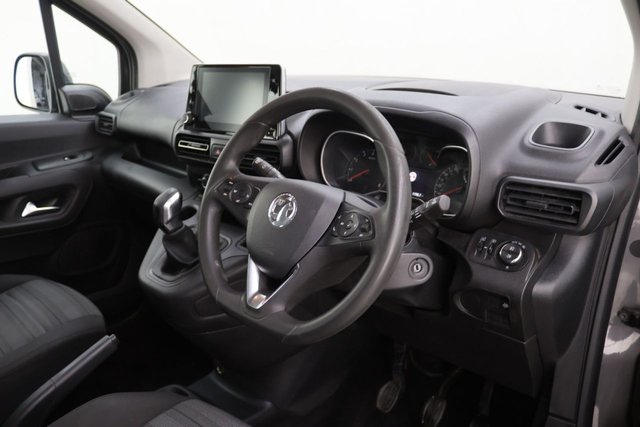 2020 Vauxhall Combo Life 1.5L Energy 5dr - Photo 10