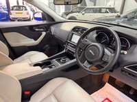 USED 2016 16 JAGUAR F-PACE 2.0 D180 Prestige SUV 5dr Diesel Auto AWD Euro 6 (s/s) (180 ps) Panoramic Roof - Satellite Navigation - 1 Previous Owner