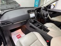 USED 2016 16 JAGUAR F-PACE 2.0 D180 Prestige SUV 5dr Diesel Auto AWD Euro 6 (s/s) (180 ps) Panoramic Roof - Satellite Navigation - 1 Previous Owner