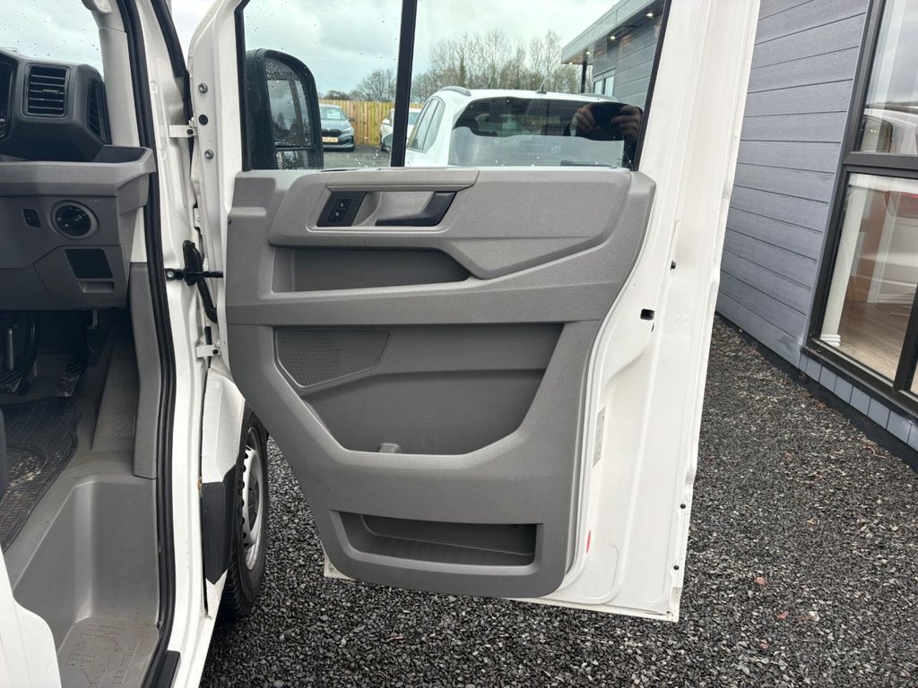 USED 2022 72 VOLKSWAGEN CRAFTER 2.0 TDI CR35 Startline Flat Frame Chassis Cab 2dr Diesel Manual FWD LWB Euro 6 (s/s) (Flat Frame) (140 ps) 2 Keys - 1 Owner!